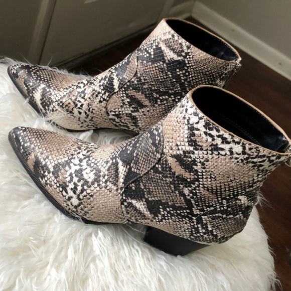 Lola Shoetique boots - Picture 4 of 5